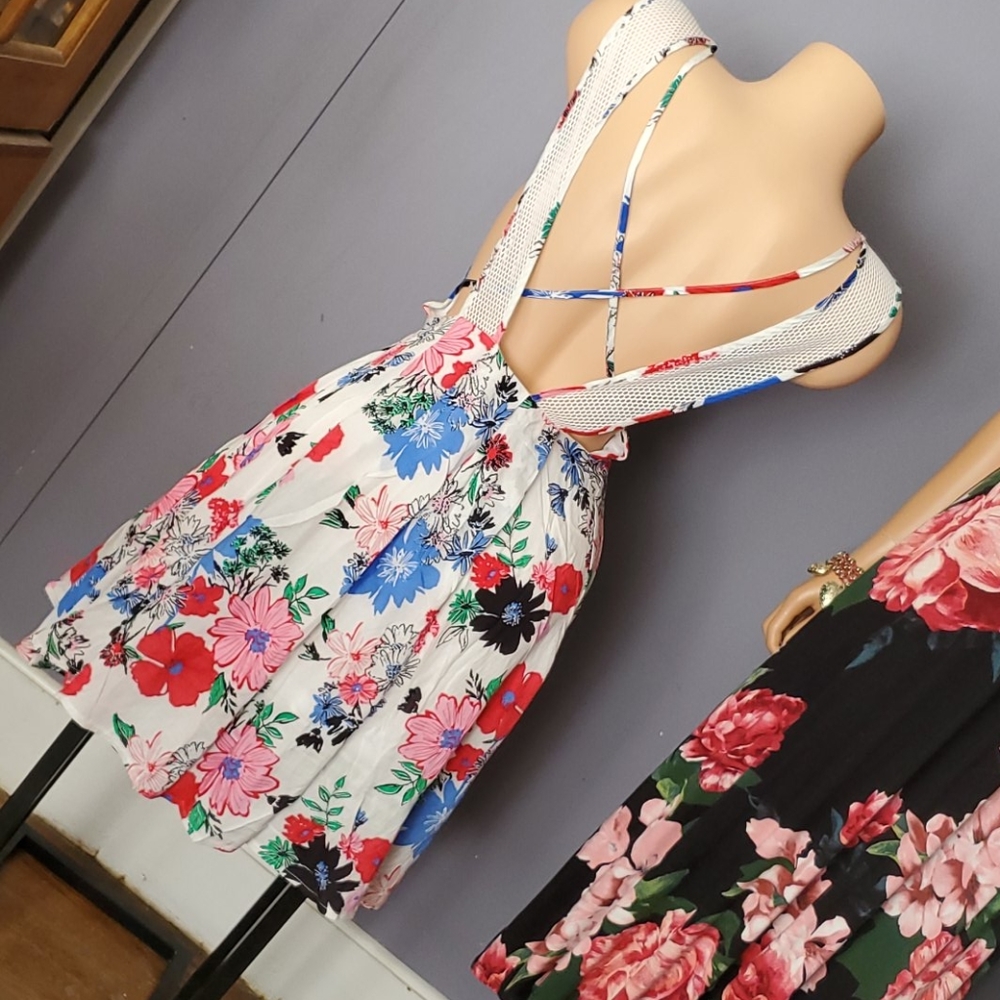 HOST PICK OMG Check This Dress Out! - Picture 5 of 12